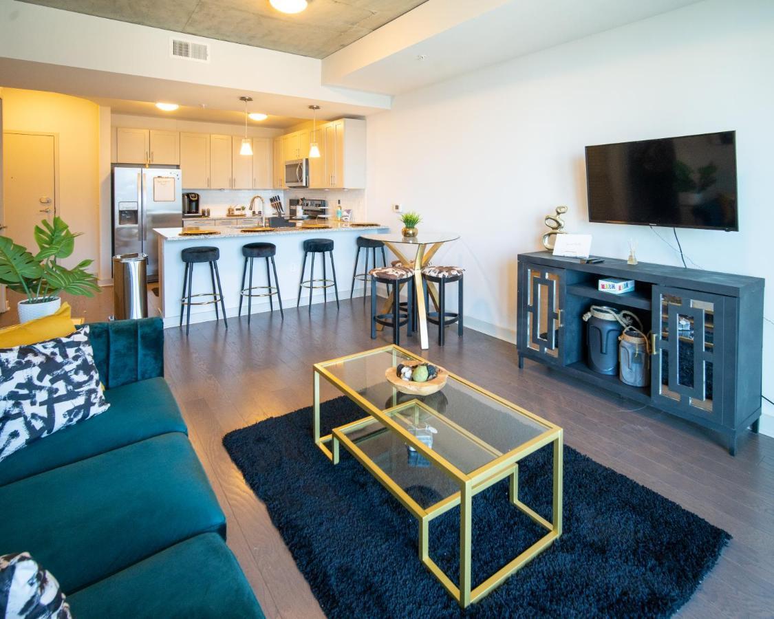 1Bd Nestled Uptown Apartment Шарлът Екстериор снимка
