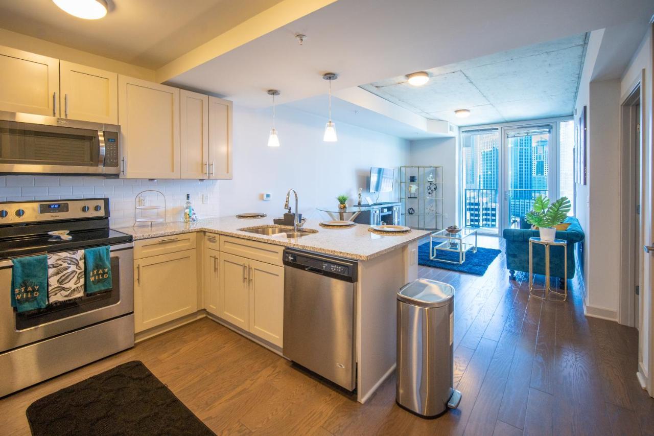 1Bd Nestled Uptown Apartment Шарлът Екстериор снимка